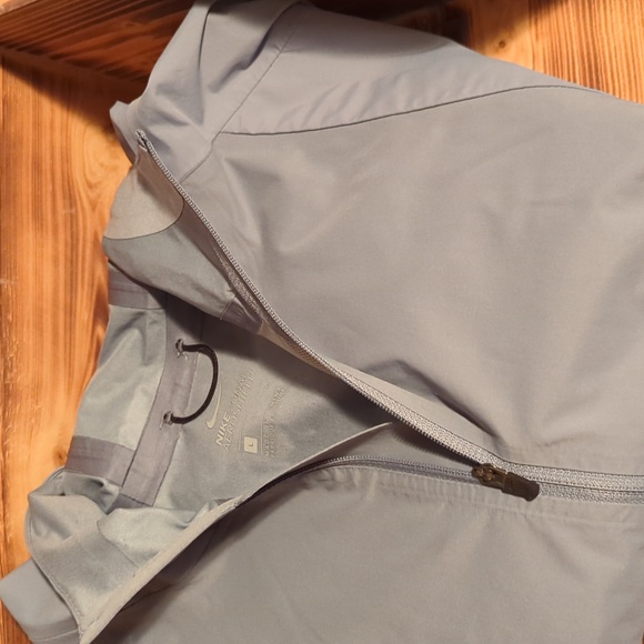 Nike Jacket - Picture 9 of 11